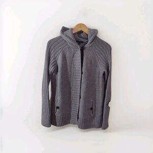 GAP Womens M Sweater Jacket Hood Button Up Preppy Classic Grey